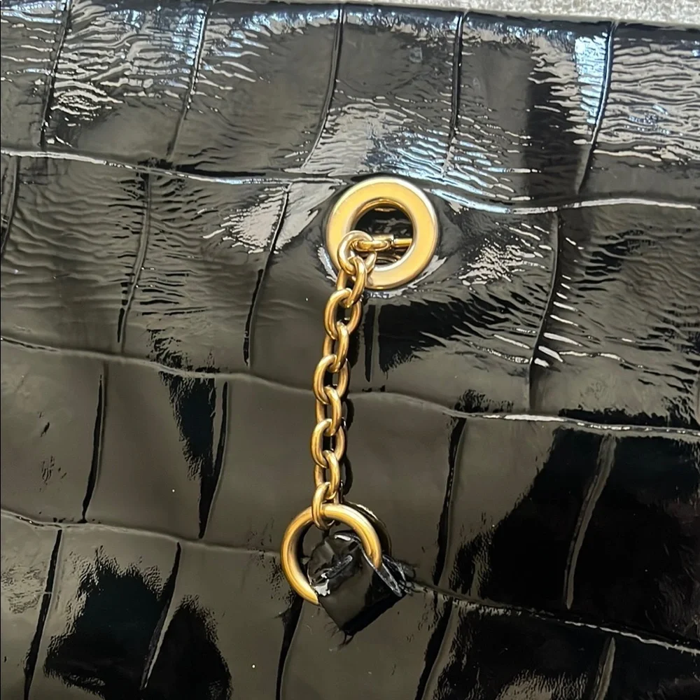 Yves Saint Laurent, Rive Gauche, Black Patent Leather Catlwalk Flap Bag - Picture 3 of 12